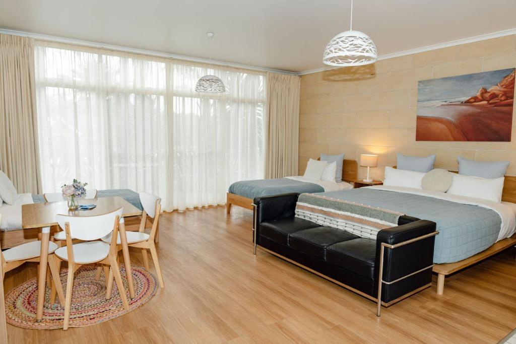 Portside Motel Порт-Кэмпбелл Экстерьер фото